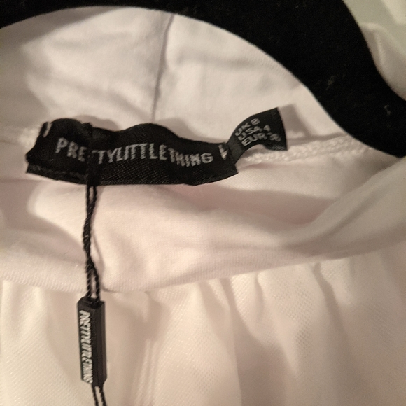 PRETTYLITTLETHING 🤡 print long sleeve bodysuit - Picture 4 of 7